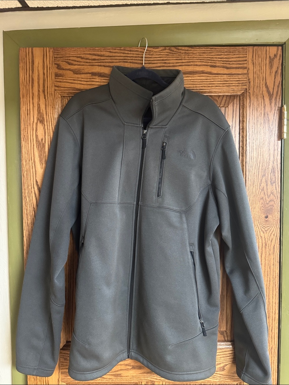 The North Face Men's Jacket in Charcoal Gray - Lightweight Softshell